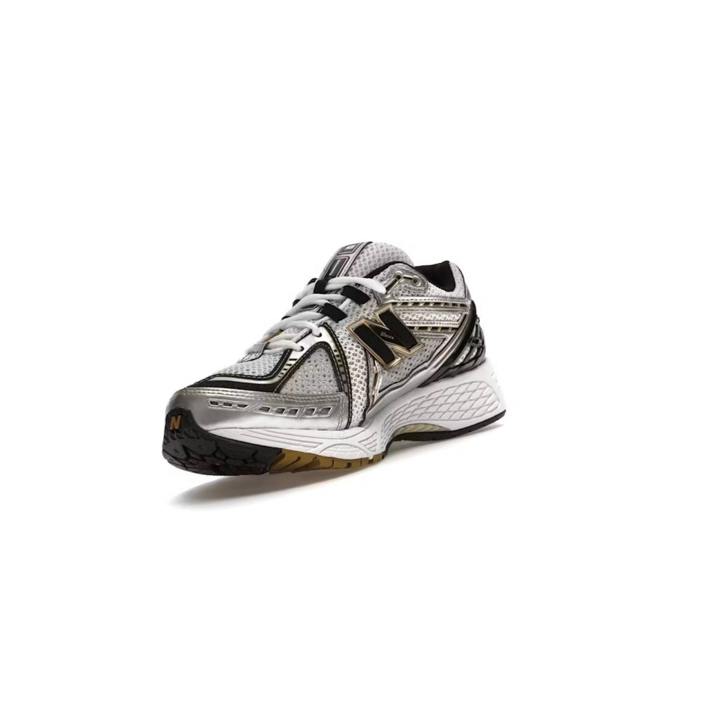 NB 1906R Coloris Blanc / Doré